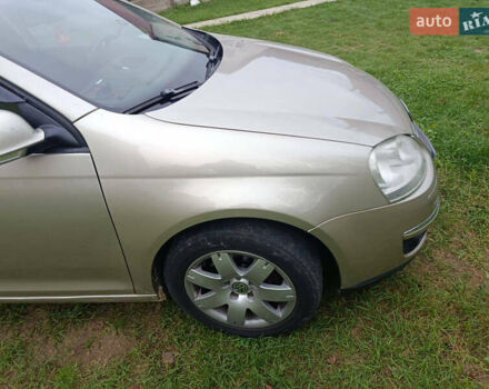 Бежевый Фольксваген Гольф, объемом двигателя 1.6 л и пробегом 210 тыс. км за 4999 $, фото 3 на Automoto.ua