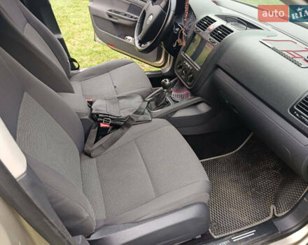 Бежевый Фольксваген Гольф, объемом двигателя 1.6 л и пробегом 210 тыс. км за 4999 $, фото 21 на Automoto.ua