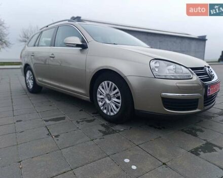 Бежевый Фольксваген Гольф, объемом двигателя 1.4 л и пробегом 248 тыс. км за 6800 $, фото 3 на Automoto.ua