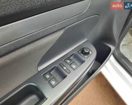 Бежевый Фольксваген Гольф, объемом двигателя 1.6 л и пробегом 176 тыс. км за 6900 $, фото 23 на Automoto.ua