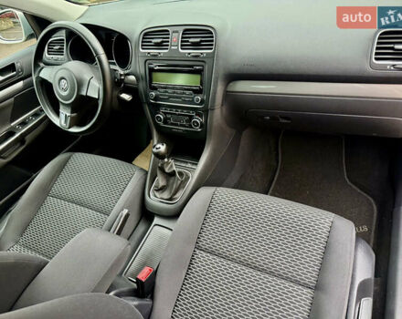 Бежевый Фольксваген Гольф, объемом двигателя 1.4 л и пробегом 200 тыс. км за 6599 $, фото 27 на Automoto.ua