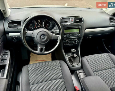 Бежевый Фольксваген Гольф, объемом двигателя 1.4 л и пробегом 200 тыс. км за 6599 $, фото 21 на Automoto.ua