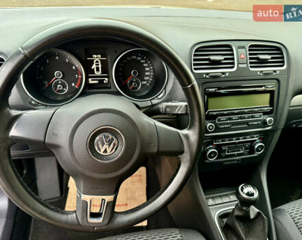 Бежевый Фольксваген Гольф, объемом двигателя 1.4 л и пробегом 200 тыс. км за 6599 $, фото 17 на Automoto.ua