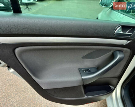 Бежевый Фольксваген Гольф, объемом двигателя 1.4 л и пробегом 200 тыс. км за 6599 $, фото 20 на Automoto.ua