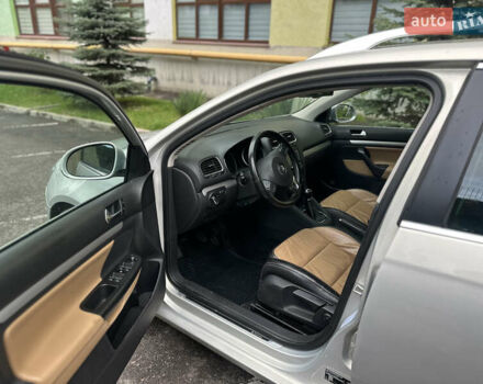 Бежевий Фольксваген Гольф, об'ємом двигуна 1.6 л та пробігом 280 тис. км за 7450 $, фото 44 на Automoto.ua