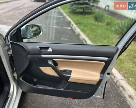 Бежевий Фольксваген Гольф, об'ємом двигуна 1.6 л та пробігом 280 тис. км за 7450 $, фото 41 на Automoto.ua