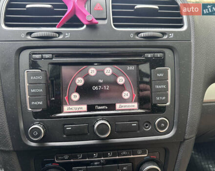 Бежевий Фольксваген Гольф, об'ємом двигуна 1.6 л та пробігом 280 тис. км за 7450 $, фото 52 на Automoto.ua