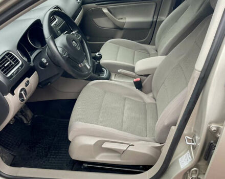 Бежевий Фольксваген Гольф, об'ємом двигуна 1.4 л та пробігом 153 тис. км за 8300 $, фото 13 на Automoto.ua