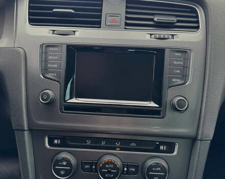 Бежевый Фольксваген Гольф, объемом двигателя 1.6 л и пробегом 215 тыс. км за 11300 $, фото 13 на Automoto.ua