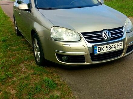 Фольксваген Гольф 2009 у Дніпро (Дніпропетровську) на Automoto.ua Бежевий Фольксваген Гольф, об'ємом двигуна 1.4 л та пробігом 220 тис. км за 5000 $, фото 1 на Automoto.ua