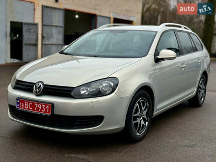 Бежевый Фольксваген Гольф, объемом двигателя 1.4 л и пробегом 200 тыс. км за 6599 $, фото 1 на Automoto.ua