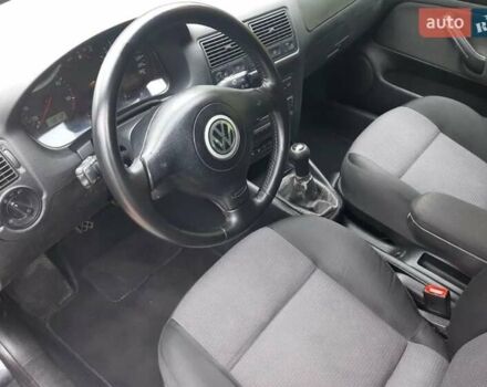 Черный Фольксваген Гольф, объемом двигателя 1.9 л и пробегом 255 тыс. км за 1000 $, фото 3 на Automoto.ua