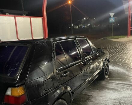 Черный Фольксваген Гольф, объемом двигателя 1.6 л и пробегом 470 тыс. км за 830 $, фото 2 на Automoto.ua