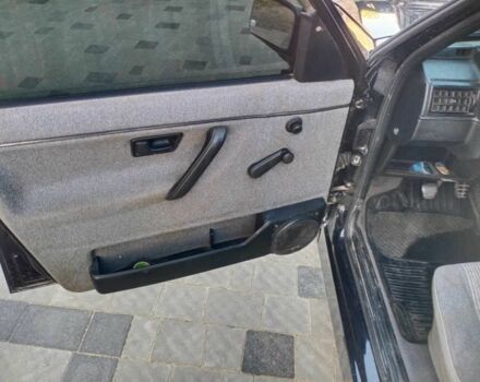 Черный Фольксваген Гольф, объемом двигателя 1.6 л и пробегом 400 тыс. км за 2300 $, фото 1 на Automoto.ua