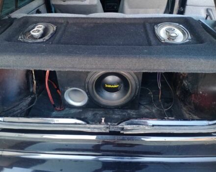 Черный Фольксваген Гольф, объемом двигателя 1.6 л и пробегом 400 тыс. км за 2300 $, фото 3 на Automoto.ua