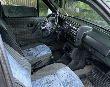 Черный Фольксваген Гольф, объемом двигателя 1.6 л и пробегом 470 тыс. км за 830 $, фото 4 на Automoto.ua