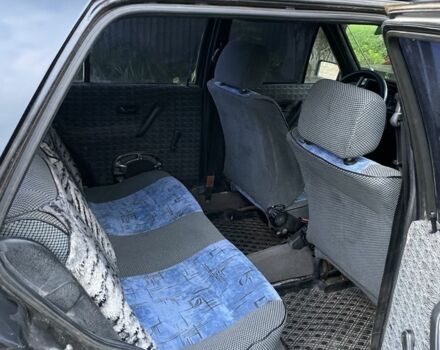 Черный Фольксваген Гольф, объемом двигателя 1.6 л и пробегом 470 тыс. км за 830 $, фото 3 на Automoto.ua