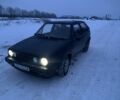 Черный Фольксваген Гольф, объемом двигателя 1.6 л и пробегом 300 тыс. км за 809 $, фото 1 на Automoto.ua