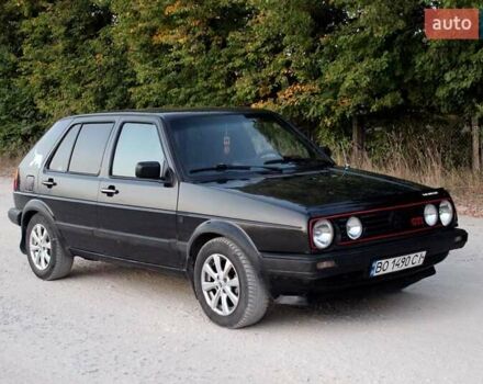 Черный Фольксваген Гольф, объемом двигателя 1.58 л и пробегом 288 тыс. км за 1200 $, фото 6 на Automoto.ua