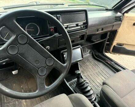 Черный Фольксваген Гольф, объемом двигателя 1.3 л и пробегом 211 тыс. км за 850 $, фото 4 на Automoto.ua