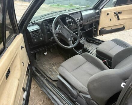 Черный Фольксваген Гольф, объемом двигателя 1.3 л и пробегом 211 тыс. км за 850 $, фото 5 на Automoto.ua