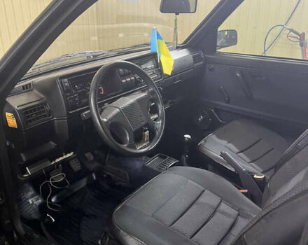 Черный Фольксваген Гольф, объемом двигателя 1.78 л и пробегом 300 тыс. км за 2150 $, фото 7 на Automoto.ua