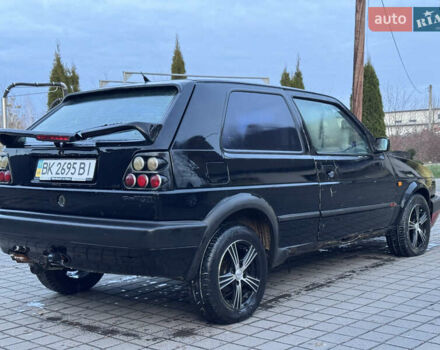 Черный Фольксваген Гольф, объемом двигателя 1.8 л и пробегом 100 тыс. км за 1000 $, фото 4 на Automoto.ua