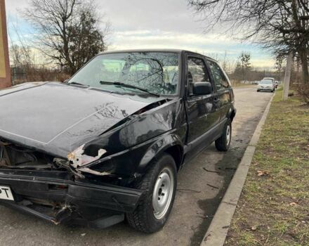 Черный Фольксваген Гольф, объемом двигателя 1.3 л и пробегом 300 тыс. км за 500 $, фото 4 на Automoto.ua