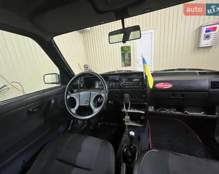 Черный Фольксваген Гольф, объемом двигателя 1.78 л и пробегом 300 тыс. км за 2150 $, фото 10 на Automoto.ua