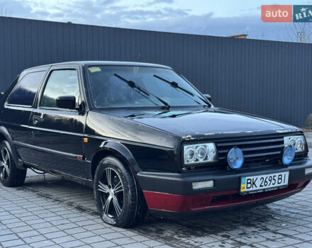 Черный Фольксваген Гольф, объемом двигателя 1.8 л и пробегом 100 тыс. км за 1000 $, фото 5 на Automoto.ua