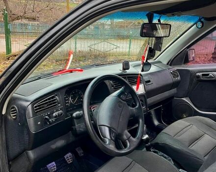 Фольксваген Гольф 1992 у Києві на Automoto.ua Чорний Фольксваген Гольф, об'ємом двигуна 1.8 л та пробігом 0 тис. км за 2000 $, фото 3 на Automoto.ua