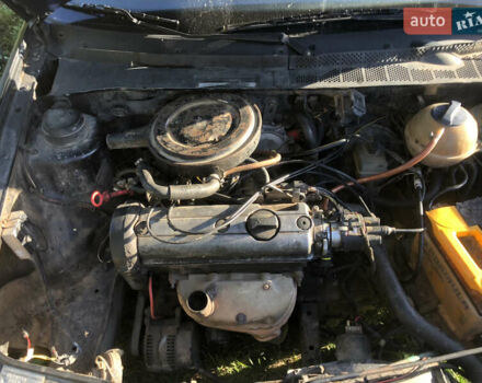 Черный Фольксваген Гольф, объемом двигателя 1.39 л и пробегом 233 тыс. км за 1100 $, фото 7 на Automoto.ua