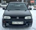 Черный Фольксваген Гольф, объемом двигателя 1.39 л и пробегом 250 тыс. км за 1100 $, фото 2 на Automoto.ua