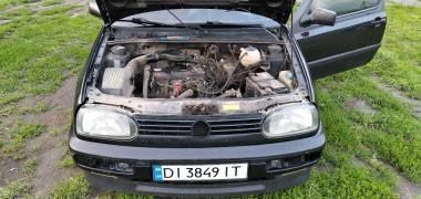 Чорний Фольксваген Гольф, об'ємом двигуна 1.8 л та пробігом 500 тис. км за 1600 $, фото 3 на Automoto.ua