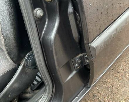 Черный Фольксваген Гольф, объемом двигателя 1.6 л и пробегом 280 тыс. км за 2900 $, фото 12 на Automoto.ua