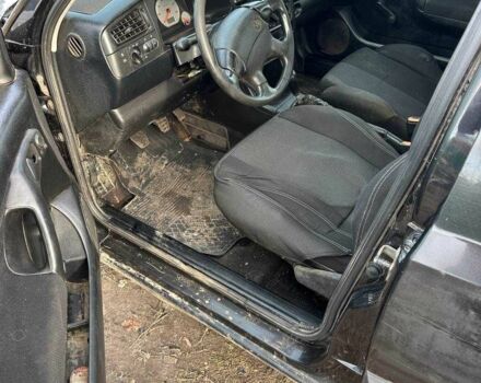 Черный Фольксваген Гольф, объемом двигателя 1.6 л и пробегом 280 тыс. км за 800 $, фото 6 на Automoto.ua