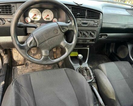 Черный Фольксваген Гольф, объемом двигателя 1.6 л и пробегом 280 тыс. км за 800 $, фото 5 на Automoto.ua