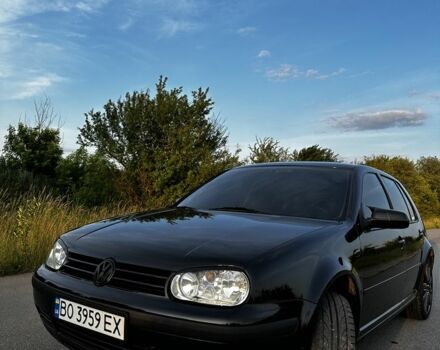 Черный Фольксваген Гольф, объемом двигателя 1.6 л и пробегом 180 тыс. км за 4500 $, фото 1 на Automoto.ua