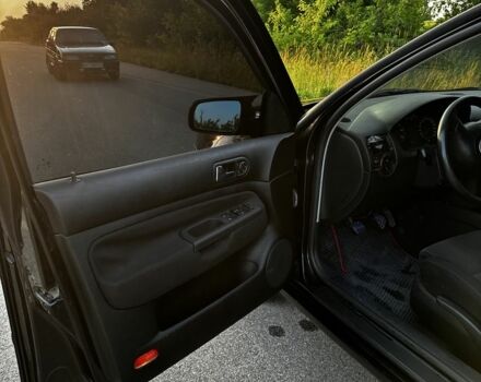 Черный Фольксваген Гольф, объемом двигателя 1.6 л и пробегом 180 тыс. км за 4500 $, фото 7 на Automoto.ua