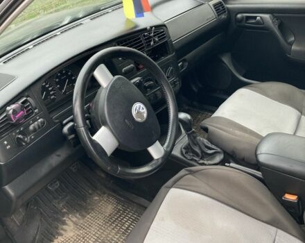 Черный Фольксваген Гольф, объемом двигателя 1.6 л и пробегом 82 тыс. км за 950 $, фото 2 на Automoto.ua