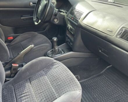 Черный Фольксваген Гольф, объемом двигателя 1.6 л и пробегом 210 тыс. км за 4500 $, фото 6 на Automoto.ua