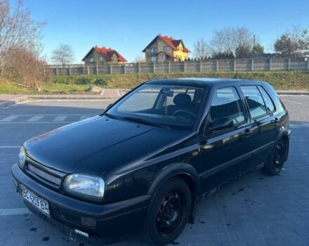 Черный Фольксваген Гольф, объемом двигателя 1.8 л и пробегом 281 тыс. км за 1900 $, фото 1 на Automoto.ua