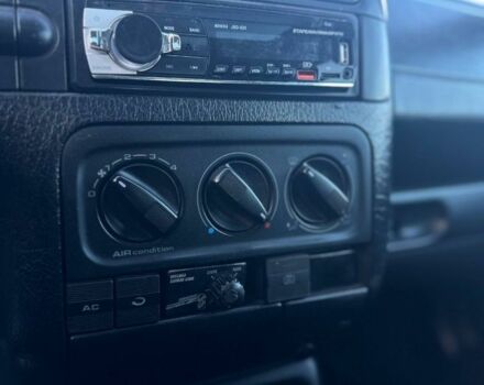 Черный Фольксваген Гольф, объемом двигателя 1.8 л и пробегом 281 тыс. км за 1900 $, фото 6 на Automoto.ua