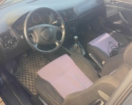 Черный Фольксваген Гольф, объемом двигателя 1.9 л и пробегом 250 тыс. км за 3000 $, фото 1 на Automoto.ua