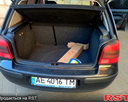 Черный Фольксваген Гольф, объемом двигателя 1.4 л и пробегом 330 тыс. км за 4000 $, фото 6 на Automoto.ua