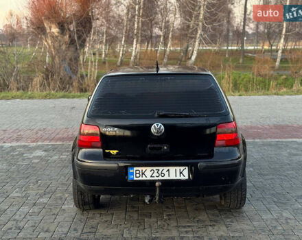 Черный Фольксваген Гольф, объемом двигателя 1.39 л и пробегом 237 тыс. км за 3400 $, фото 5 на Automoto.ua