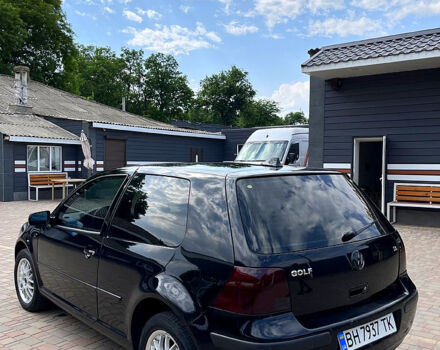 Черный Фольксваген Гольф, объемом двигателя 1.6 л и пробегом 300 тыс. км за 3900 $, фото 7 на Automoto.ua