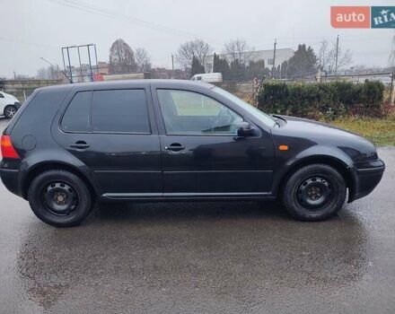 Черный Фольксваген Гольф, объемом двигателя 1.4 л и пробегом 236 тыс. км за 3900 $, фото 3 на Automoto.ua