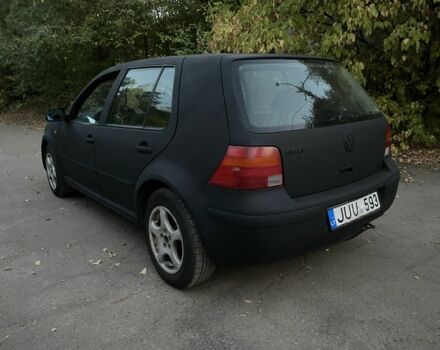 Черный Фольксваген Гольф, объемом двигателя 1.6 л и пробегом 300 тыс. км за 1299 $, фото 1 на Automoto.ua