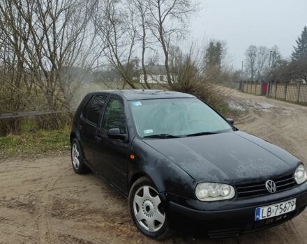 Черный Фольксваген Гольф, объемом двигателя 0 л и пробегом 300 тыс. км за 1150 $, фото 1 на Automoto.ua
